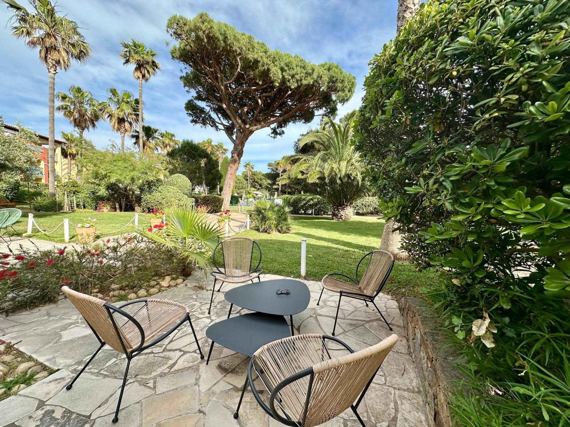 Bergerie Renove Clim Balneo Piscine Jardin Mediterraneen *